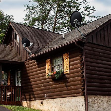 Idyllic Cabin With Hot Tub Less Than 2 Mi To Dollywood! Sevierville Kültér fotó