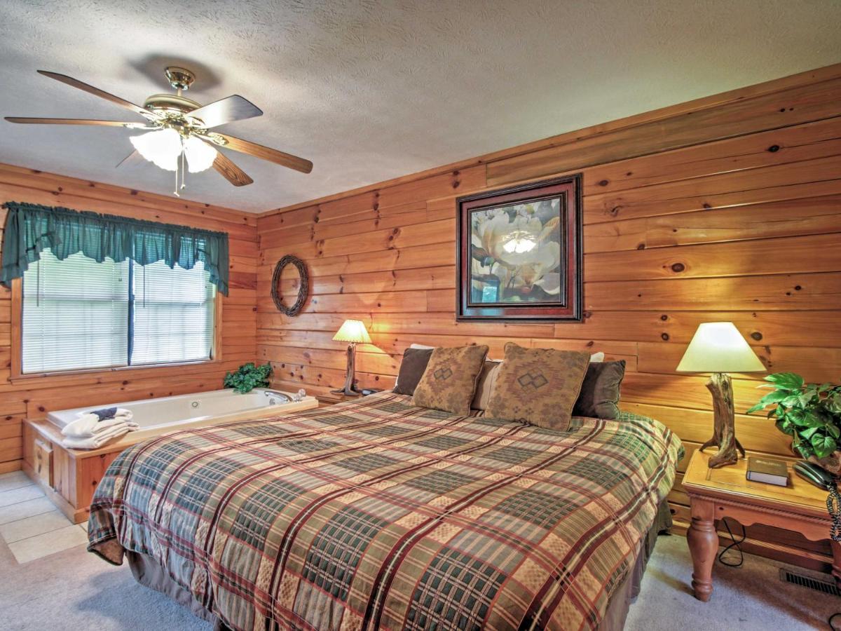 Idyllic Cabin With Hot Tub Less Than 2 Mi To Dollywood! Sevierville Kültér fotó