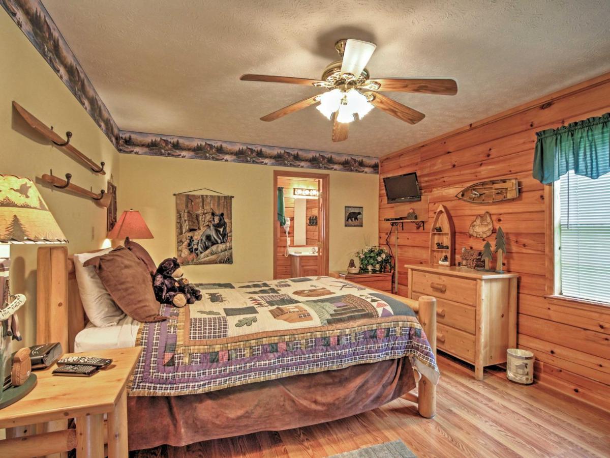 Idyllic Cabin With Hot Tub Less Than 2 Mi To Dollywood! Sevierville Kültér fotó