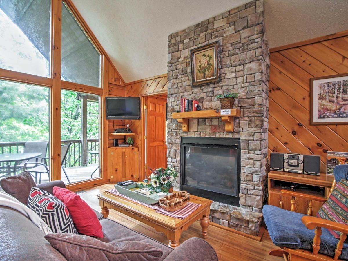 Idyllic Cabin With Hot Tub Less Than 2 Mi To Dollywood! Sevierville Kültér fotó