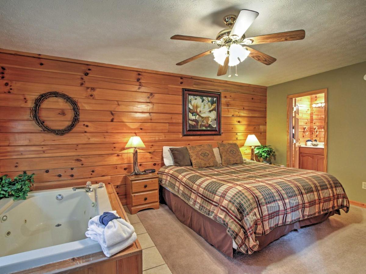 Idyllic Cabin With Hot Tub Less Than 2 Mi To Dollywood! Sevierville Kültér fotó